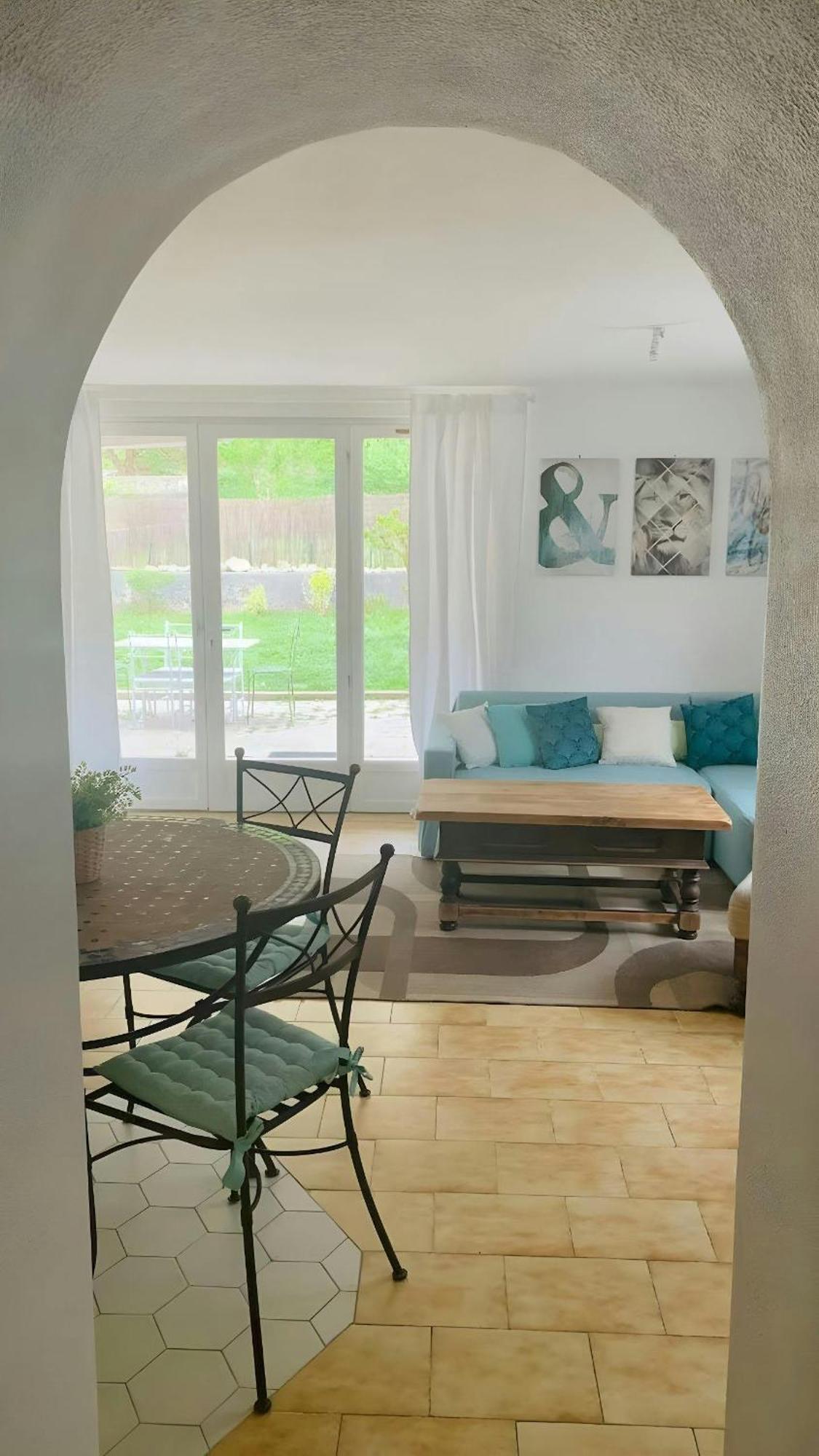 Le Coccoon Ain Apartment Virignin Bagian luar foto